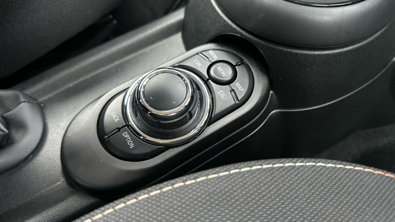 MINI Hatchback 1.5 Cooper Classic 5dr Auto Petrol Hatchback